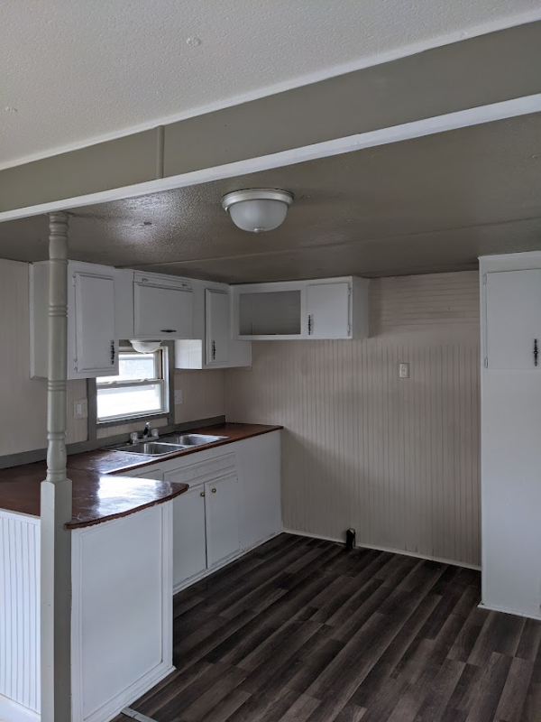 17 Keith Dr - Photo 3 of 8