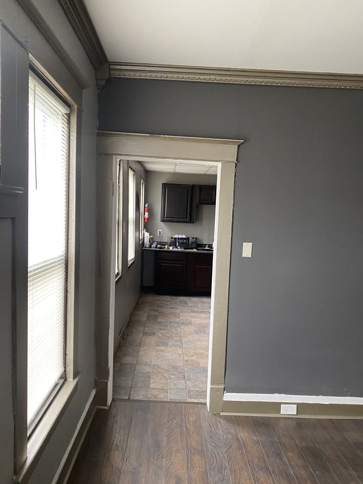 105 Urban St - Photo 3 of 12