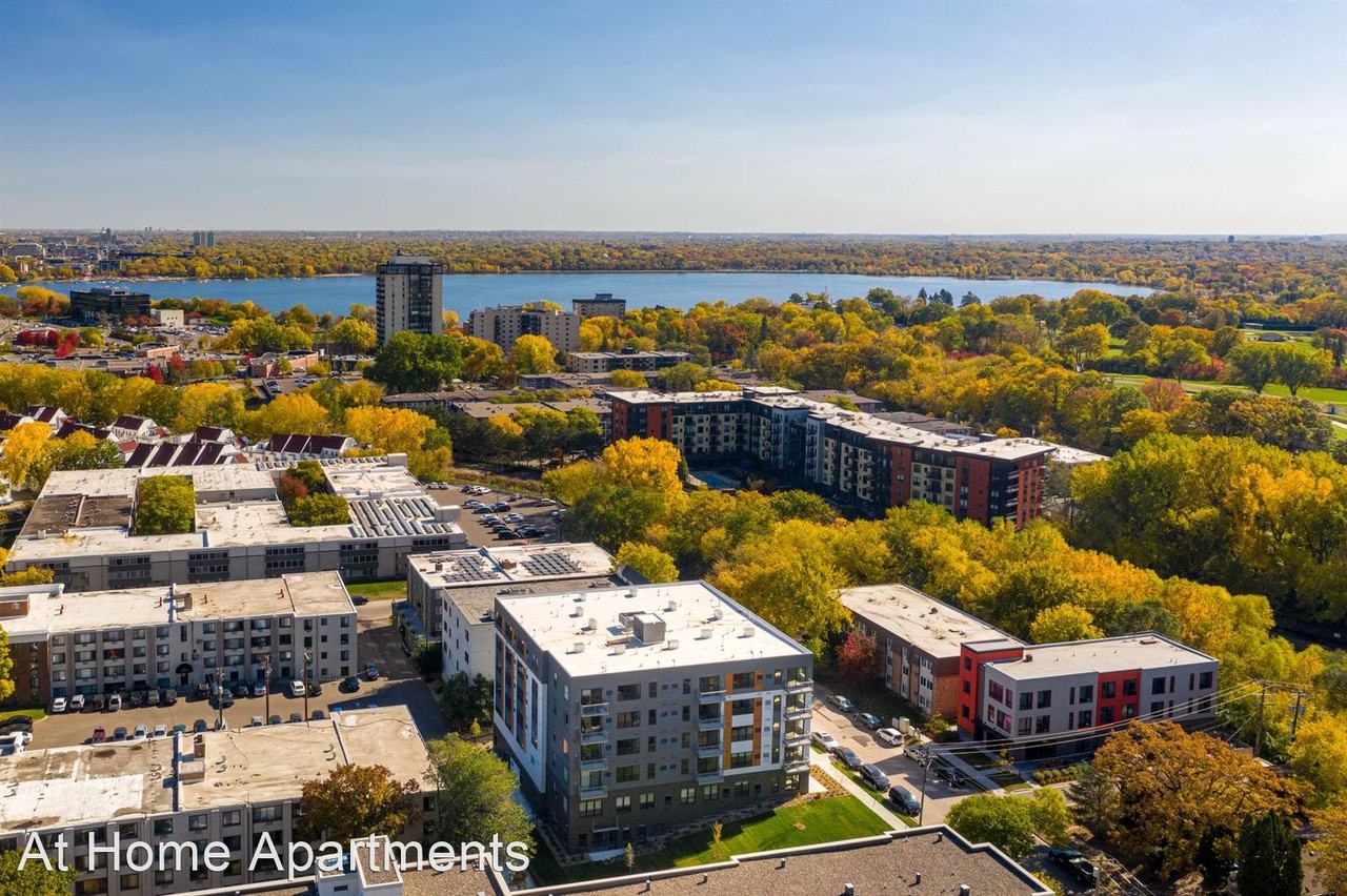 METRIC Apartments - Photo 2 of 11