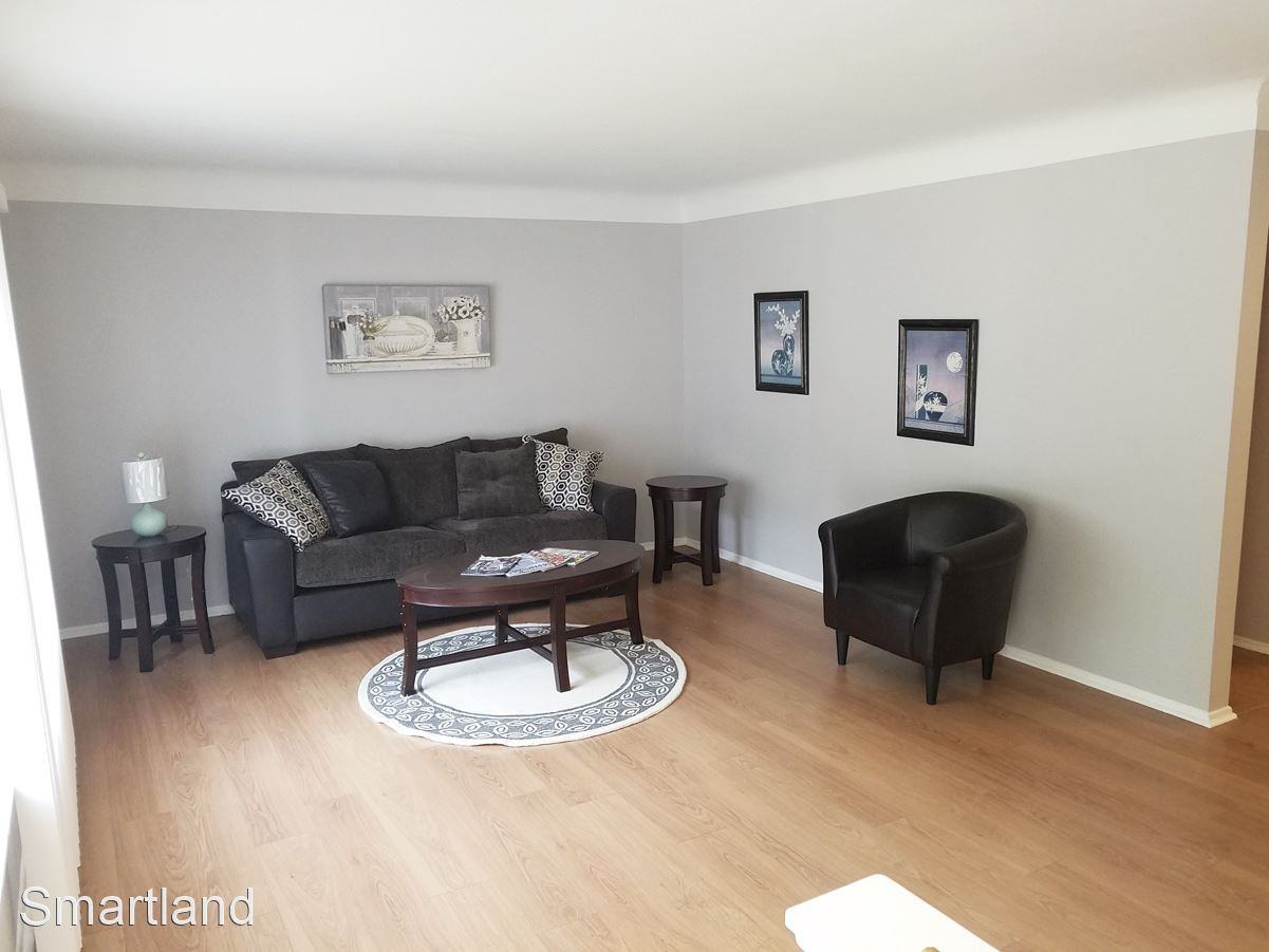 376 Royal Oak Blvd - Photo 2 of 21