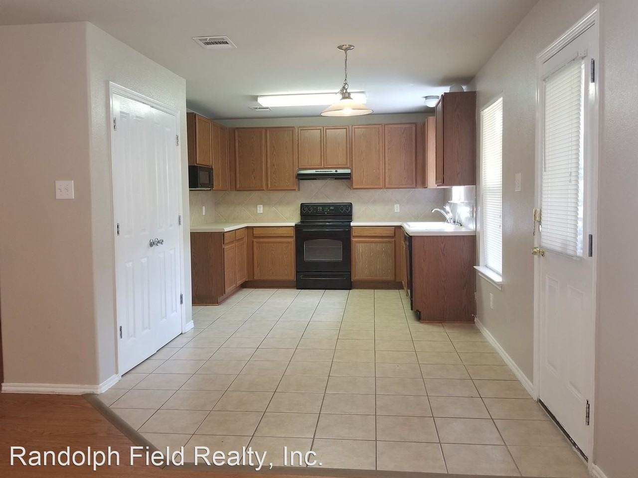 5123 Fountain Hl - Photo 2 of 21