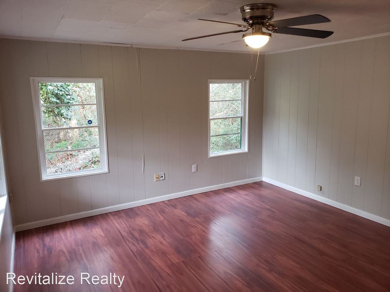 3203 Dogwood Rd - Photo 3 of 14