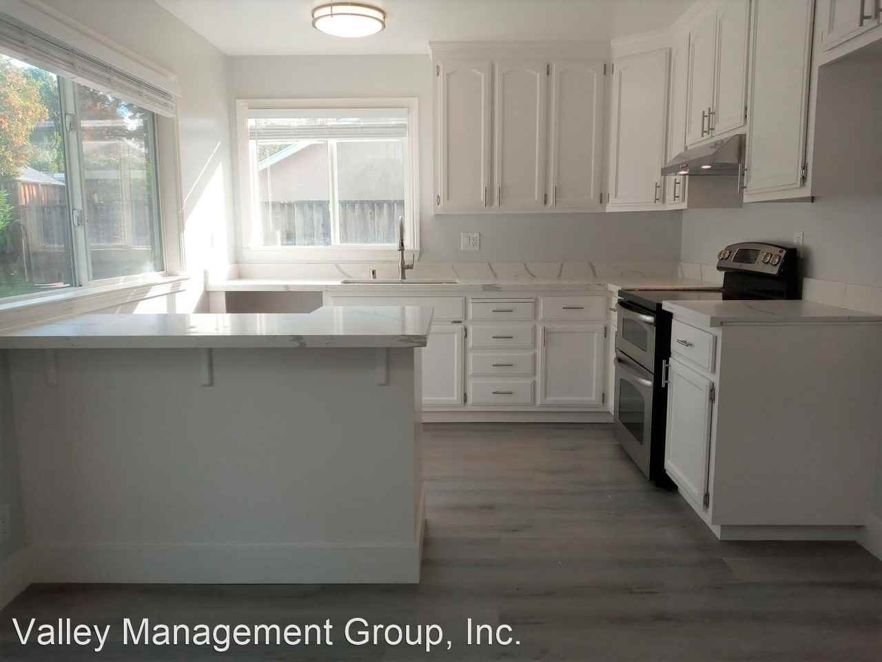 1340 Old Park Pl - Photo 2 of 23