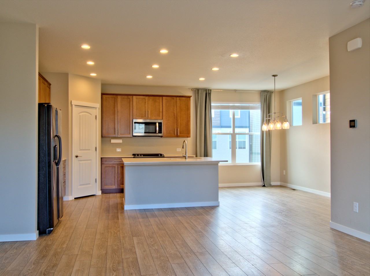 1374 Sunshine Valley Way - Photo 3 of 22