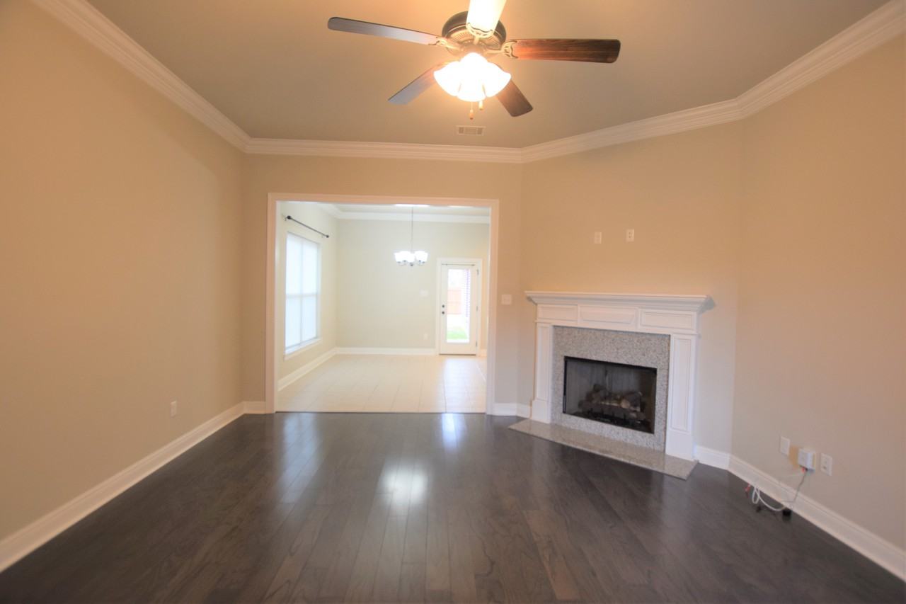 5765 Kings Canyon Rd - Photo 2 of 14