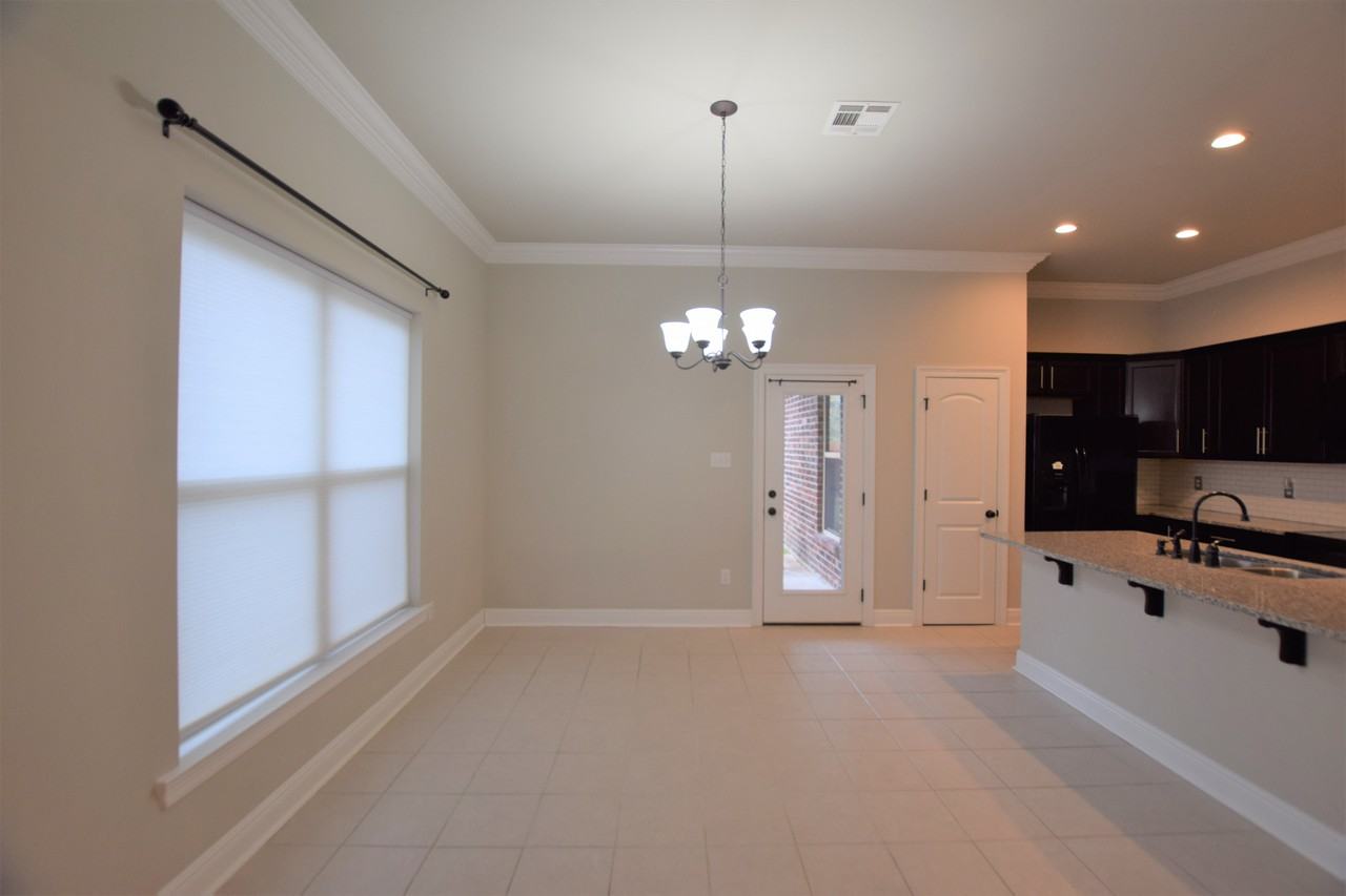 5765 Kings Canyon Rd - Photo 3 of 14