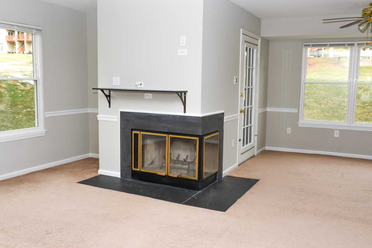 2 Fallen Tree Ct #C - Photo 4 of 22