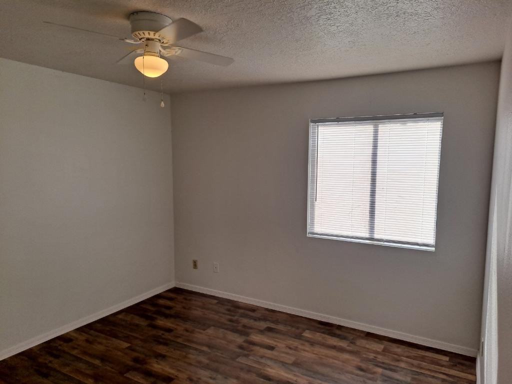 485 Vancouver Rd Se - Photo 5 of 19