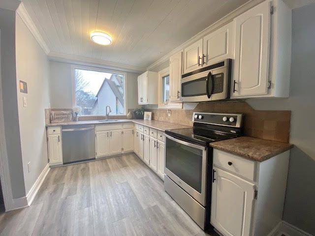 21 Eastman Ave - Photo 2 of 15