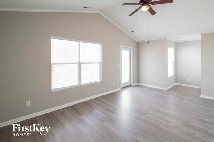 7488 Northgate Dr - Photo 2 of 15