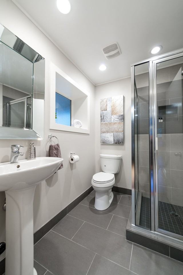 19th St E & Queensbury Ave - Photo 6 of 7