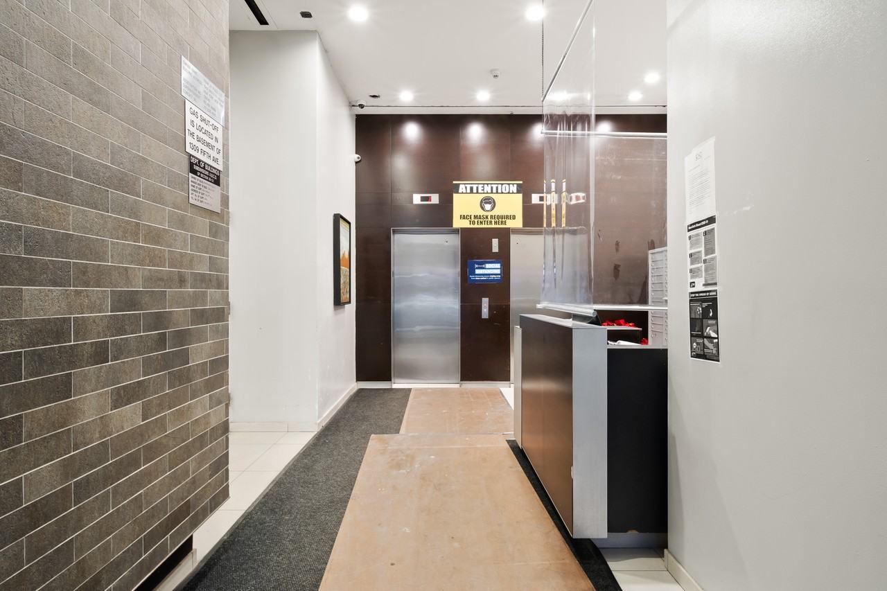 Furnished Rooms at The Heritage by Common - Photo 3 of 5