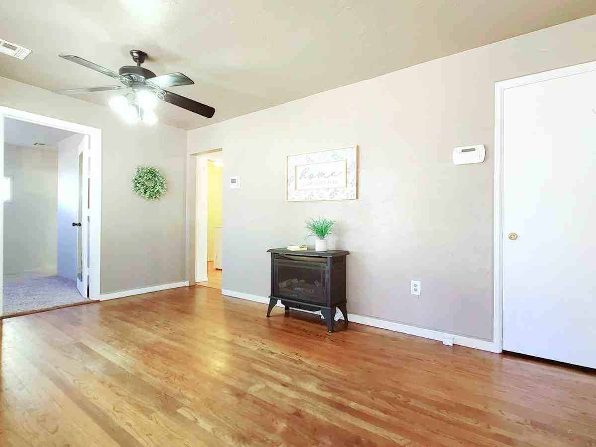 3512 N Holman Ct #1 - Photo 5 of 44