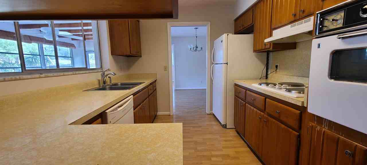 1329 Fairfield Dr #1 - Photo 3 of 18