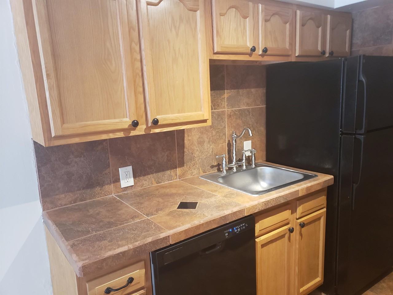 151 Robinson St #14 - Photo 3 of 21