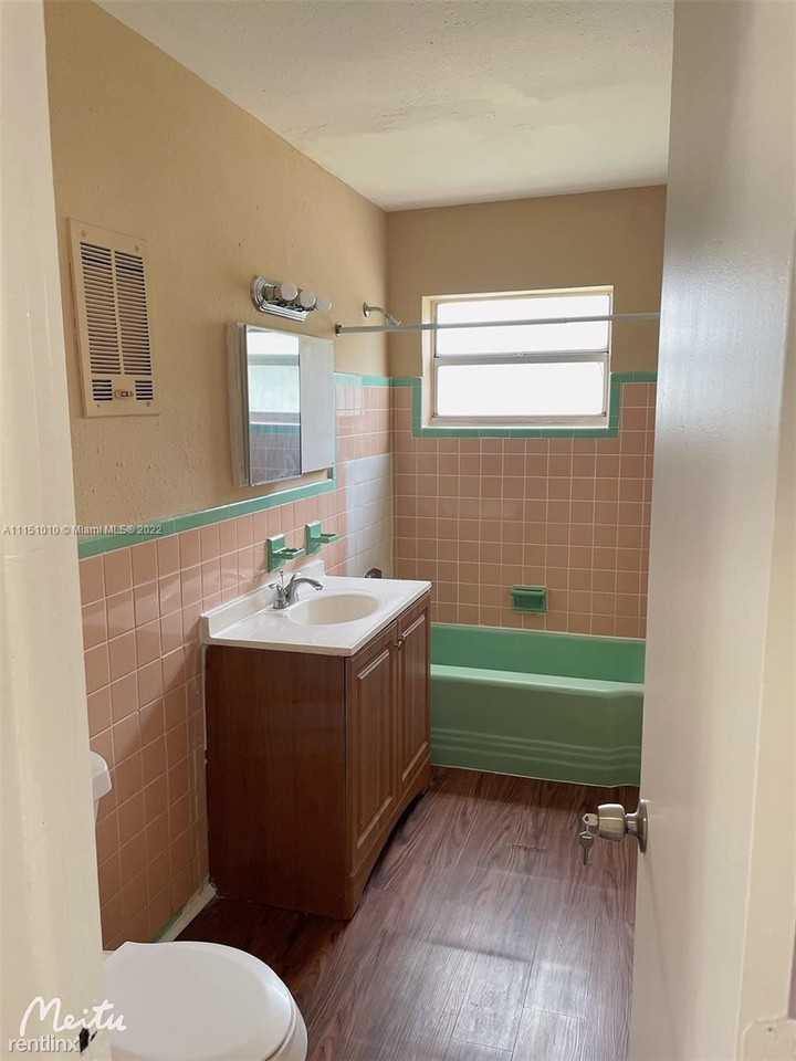 600 Nw 38th Ave - Photo 3 of 10