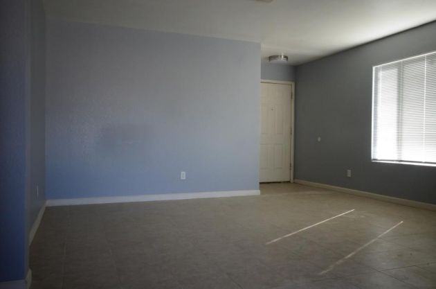 4706 North 84th Drive - Photo 3 of 5