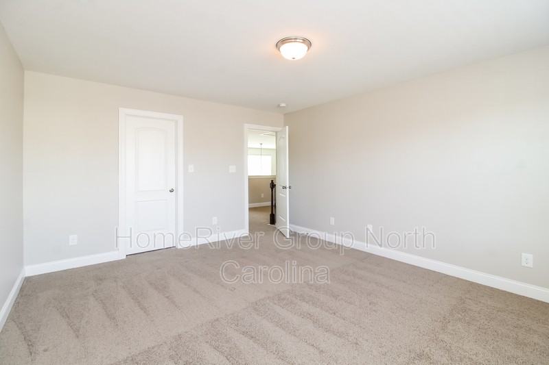 125 Glenmoor Ave - Photo 3 of 17