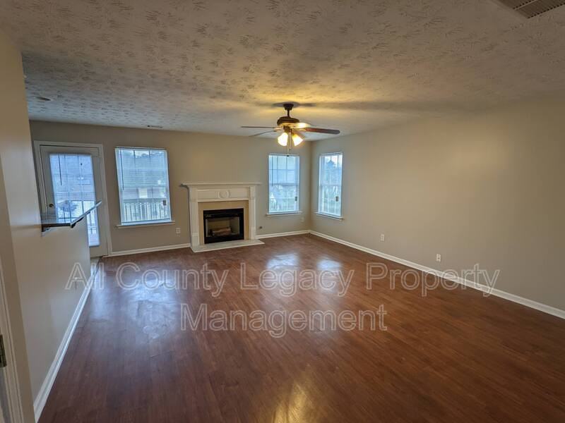 634 Landing Way - Photo 5 of 14