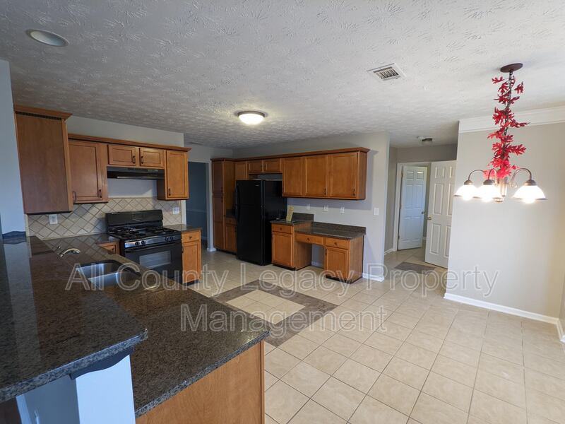 634 Landing Way - Photo 7 of 14