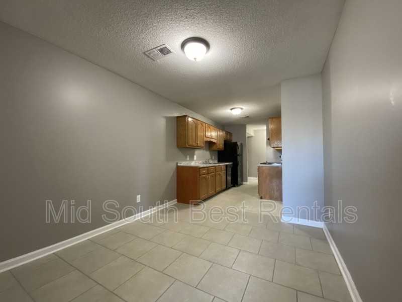 6845 Country Park Dr - Photo 3 of 8