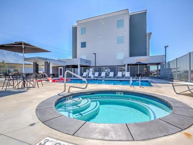 40 N Orem Blvd - Photo 7 of 17