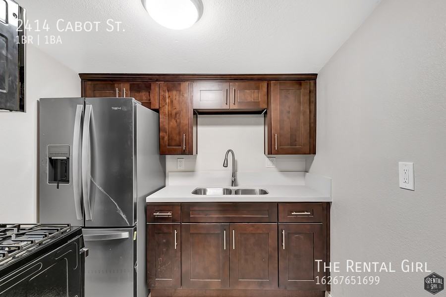 2414 Cabot St - Photo 3 of 13