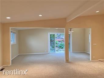 42 Rollingwood Dr - Photo 3 of 10