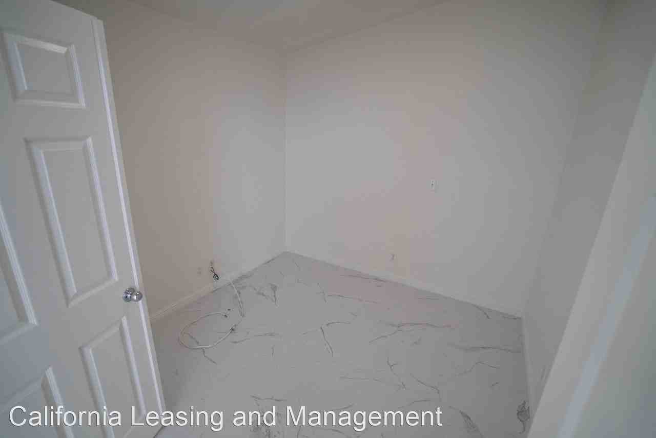 25840 Webster Pl - Photo 3 of 21