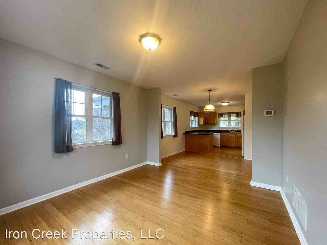 28 Jefferson Dr - Photo 2 of 22