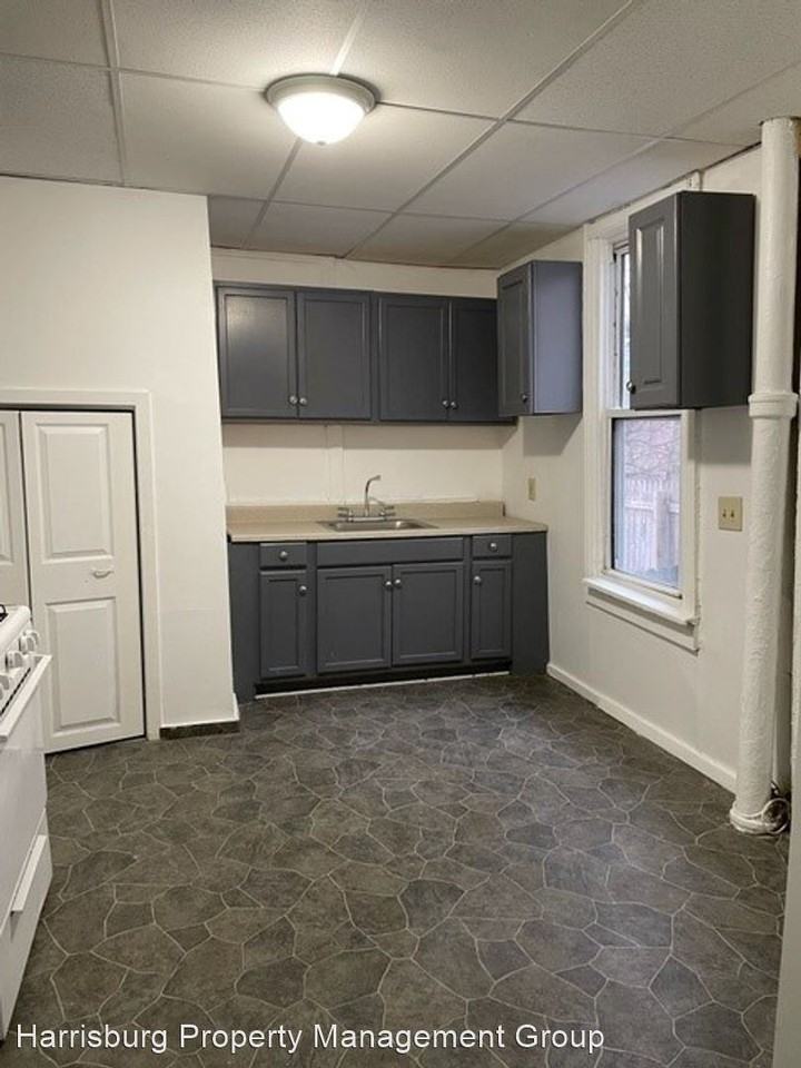 1137 Derry St - Photo 2 of 17