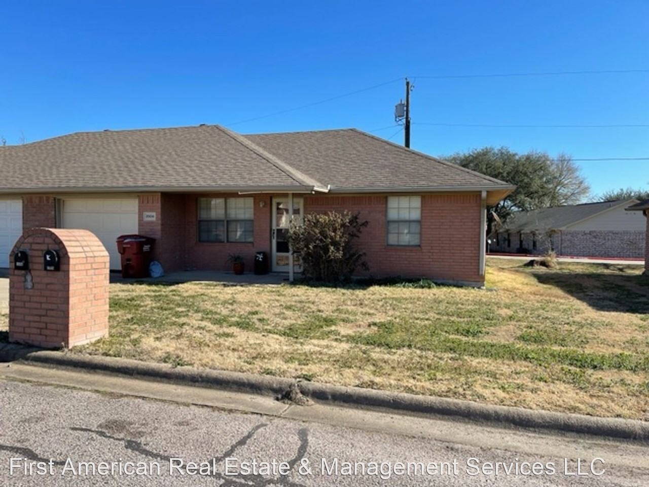 2504-2506 Beverly Lane - Photo 2 of 13