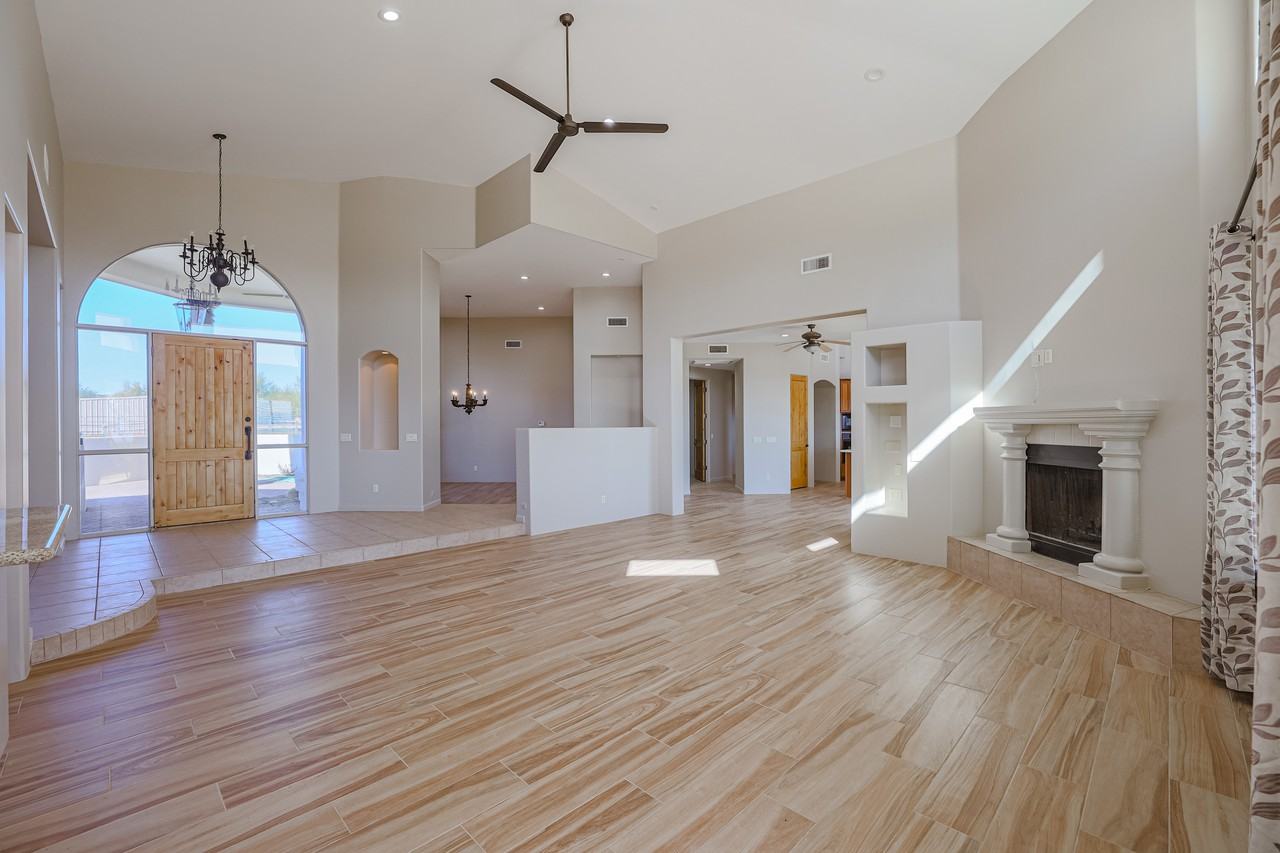 14731 E Dixileta Dr - Photo 2 of 47