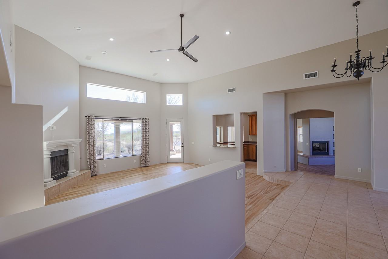 14731 E Dixileta Dr - Photo 4 of 47