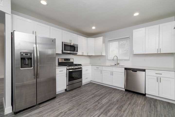 2436 E Amelia Ave - Photo 5 of 37