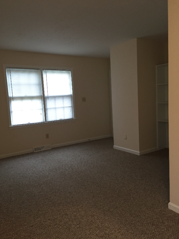 1702 Mcintosh St - Photo 3 of 10