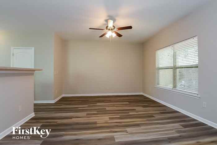 327 Alcovy Way - Photo 2 of 15