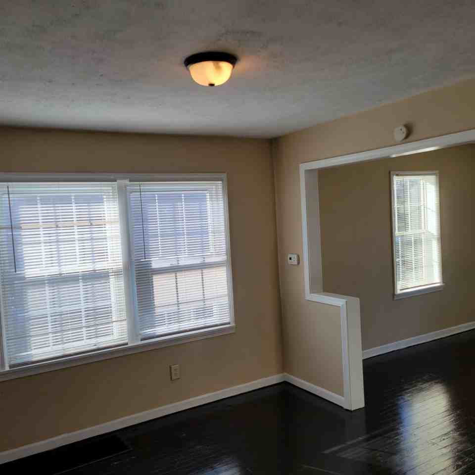 351 S Gray St - Photo 3 of 7