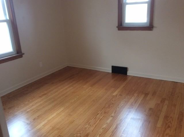 375 Adrian Dr - Photo 3 of 7