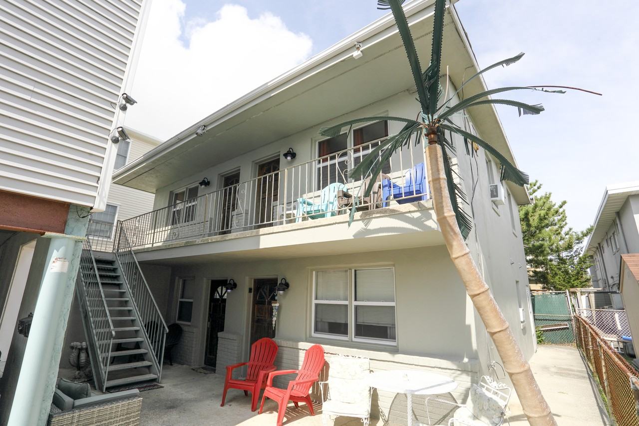 Jersey Shore 1 bed/bath, 1st floor, half a block from the beach - Photo 2 of 15