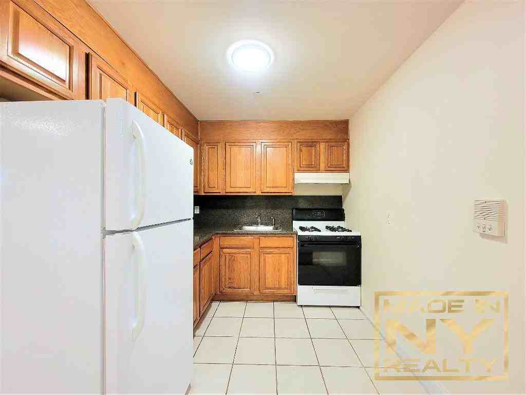 14141 Pershing Cres #3B - Photo 2 of 8