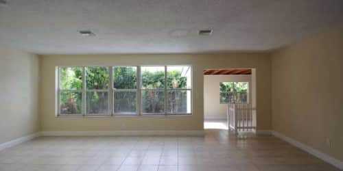 195 Ne 128th St - Photo 3 of 19