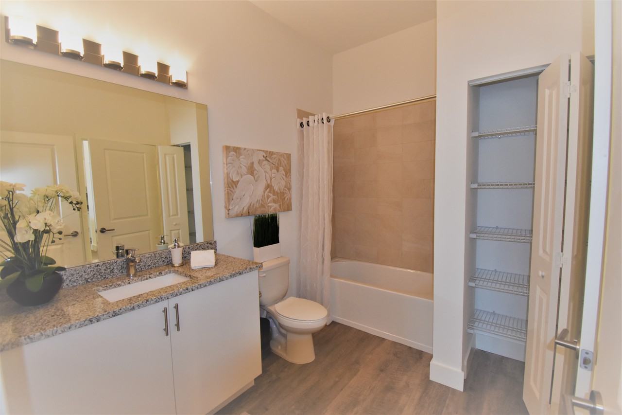 Azul Luxury Residences - Photo 6 of 20