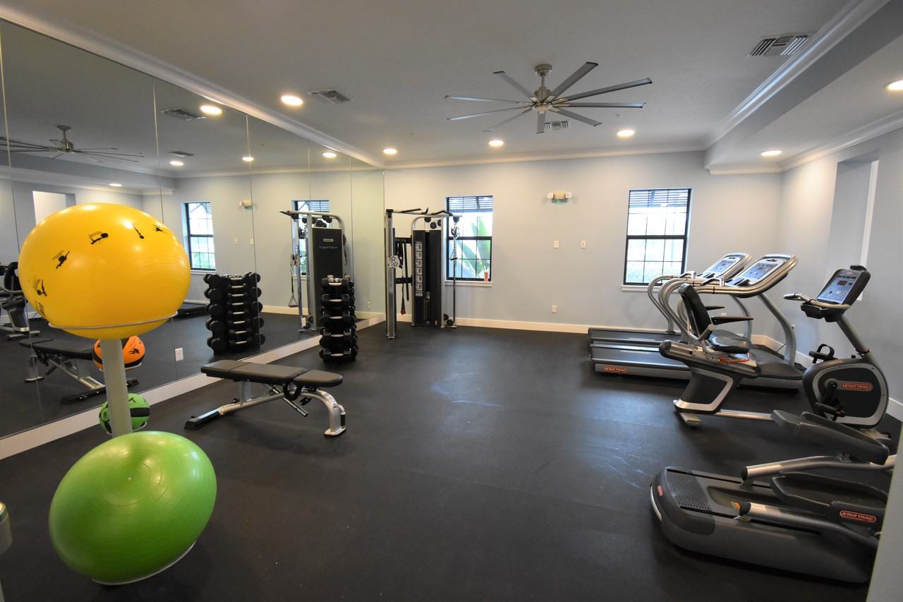 Azul Luxury Residences - Photo 4 of 20