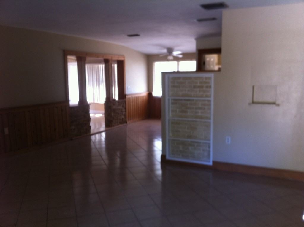 5240 Bay Blvd - Photo 3 of 8