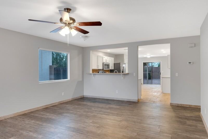 16209 W Hearn Rd - Photo 2 of 26