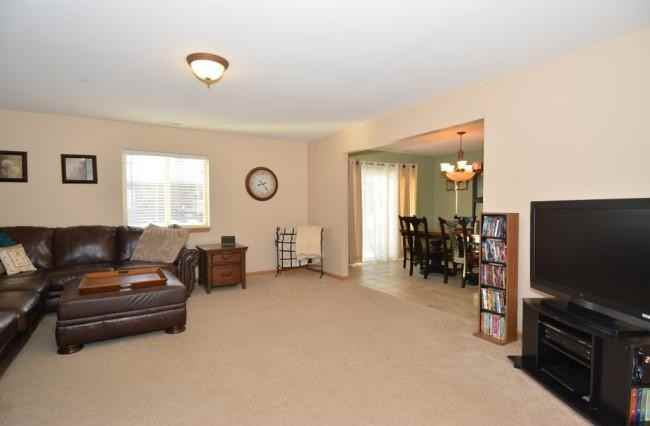 219 Franklin Ave #A - Photo 2 of 9