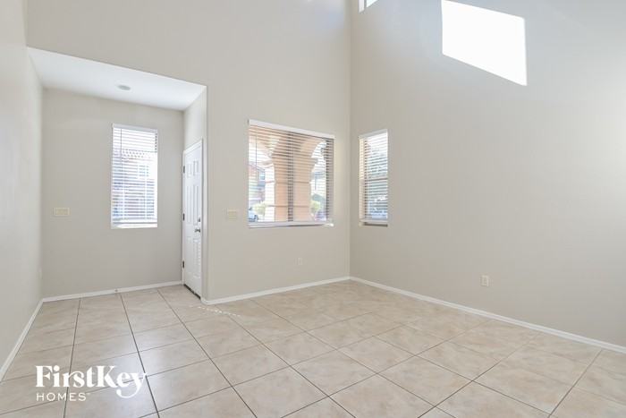 1596 W Blue Horizon St - Photo 2 of 15