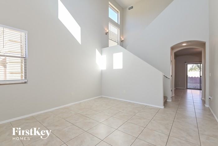 1596 W Blue Horizon St - Photo 3 of 15