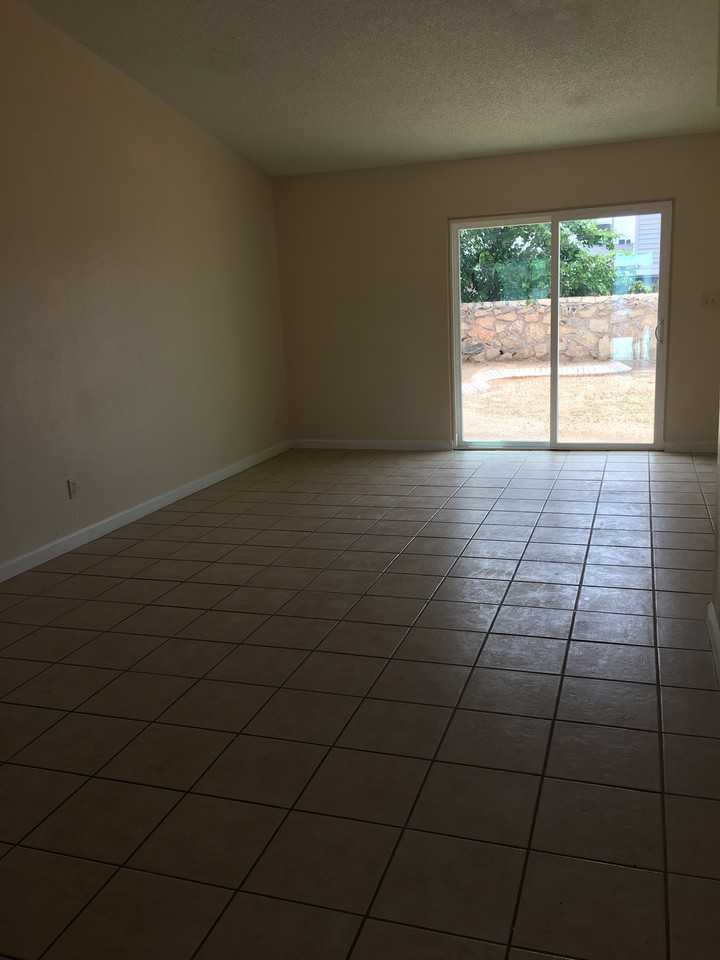 815 Silvestre Rd #1 - Photo 4 of 29